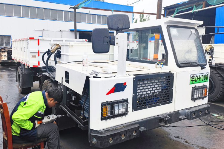 矿用无轨胶轮车水基自动灭火装置